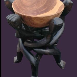 Sculpture cinq continents avec calebasse