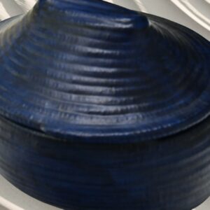 Corbeille Africaine tressée à la main recouverte de cuir